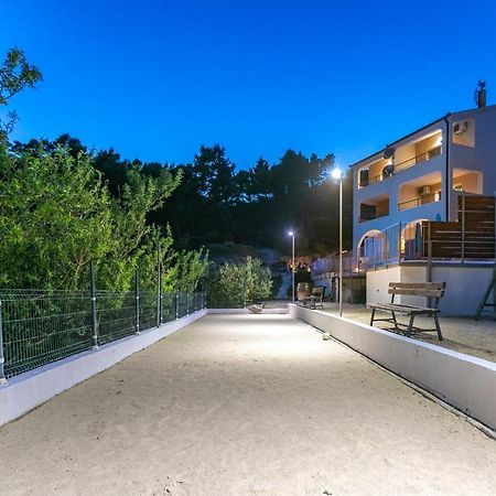 Apartments Fiona - Away From City Crowds Makarska Bagian luar foto