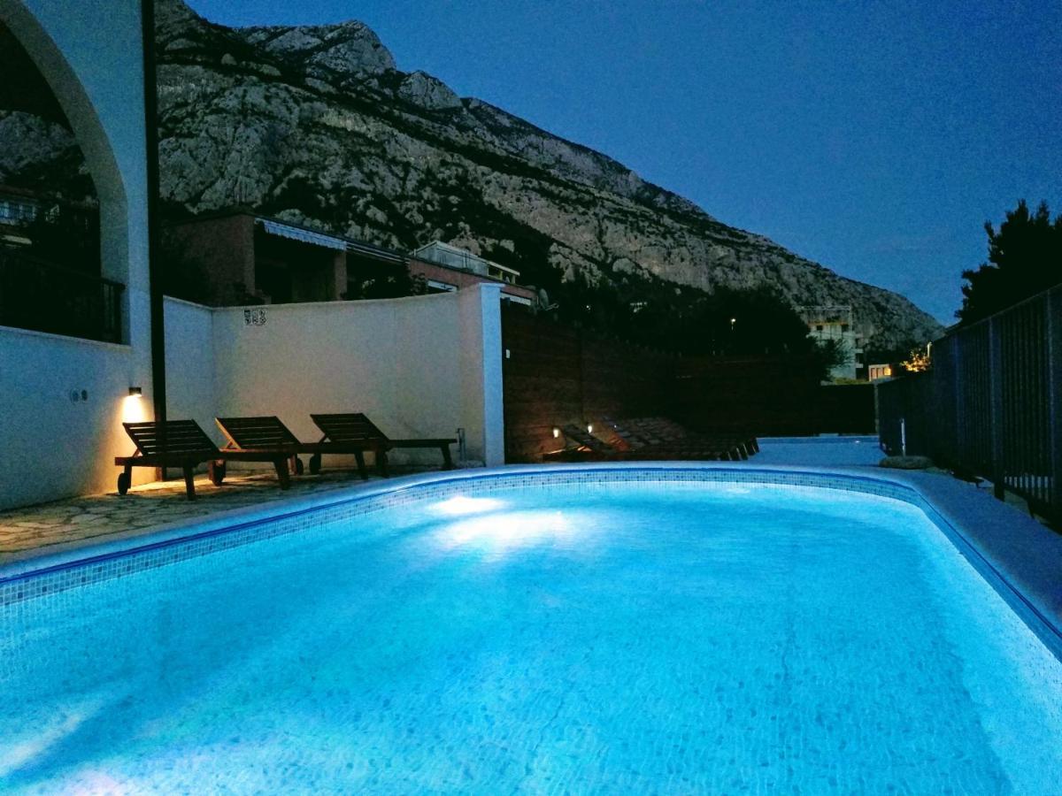 Apartments Fiona - Away From City Crowds Makarska Bagian luar foto