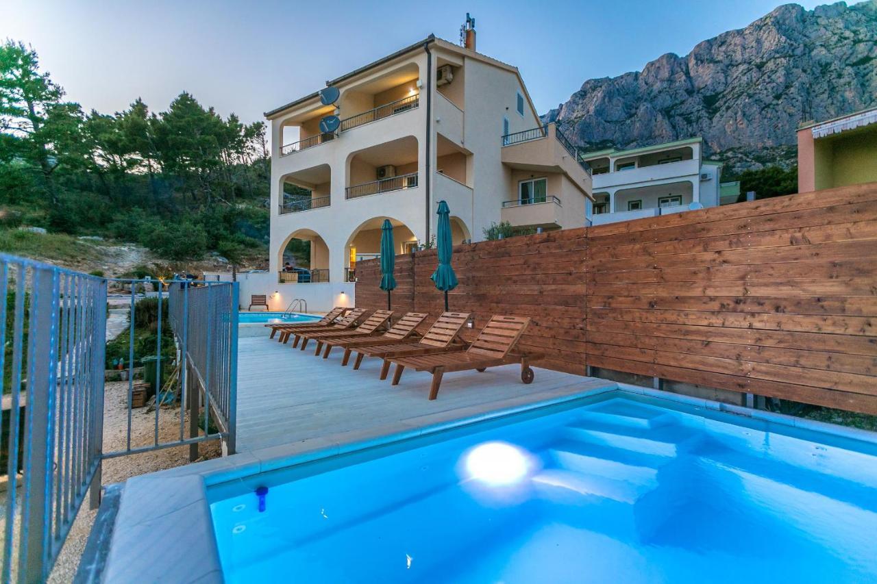 Apartments Fiona - Away From City Crowds Makarska Bagian luar foto