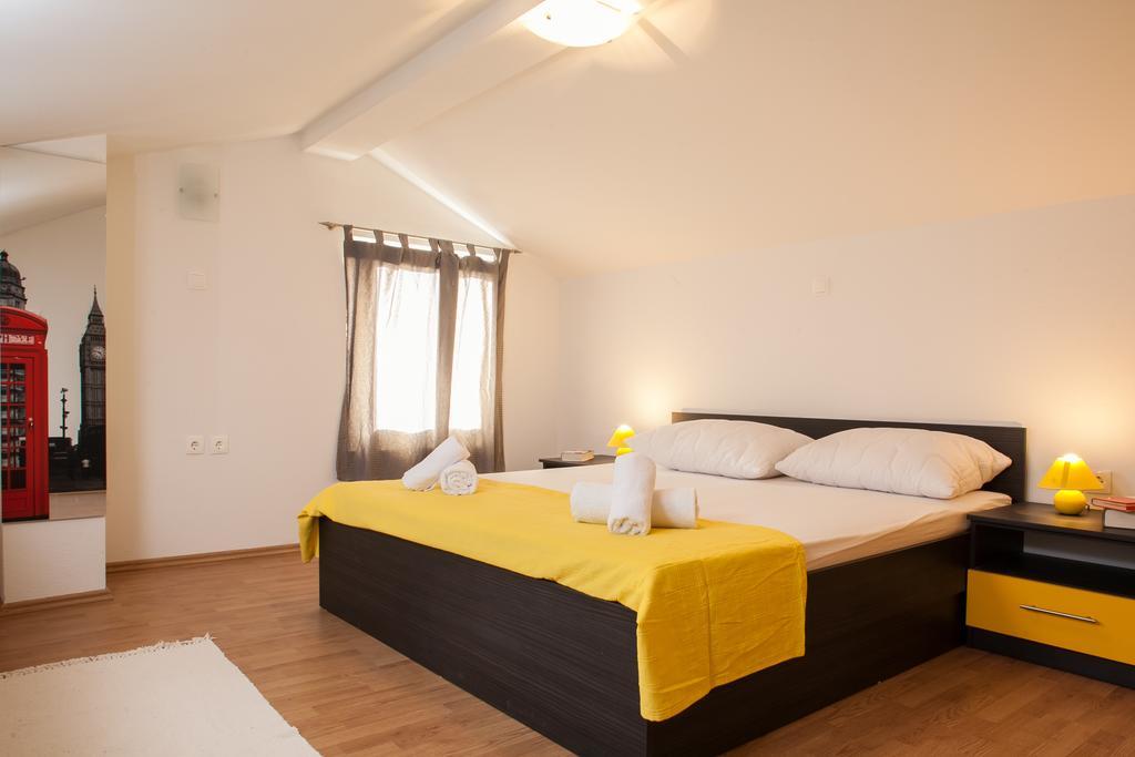 Apartments Fiona - Away From City Crowds Makarska Ruang foto