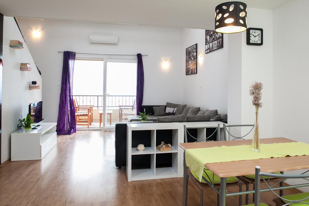 Apartments Fiona - Away From City Crowds Makarska Ruang foto