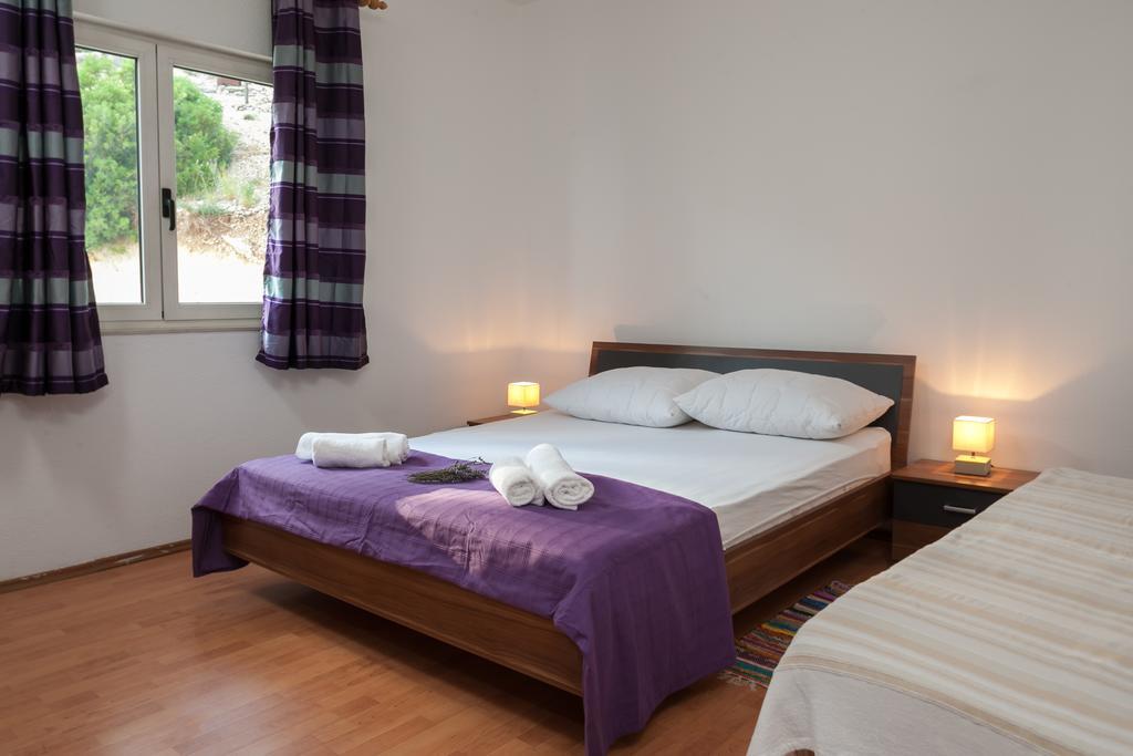 Apartments Fiona - Away From City Crowds Makarska Ruang foto