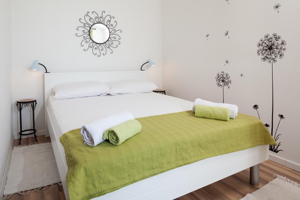 Apartments Fiona - Away From City Crowds Makarska Ruang foto