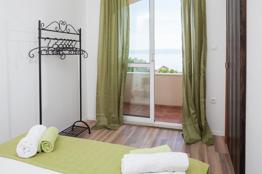 Apartments Fiona - Away From City Crowds Makarska Ruang foto